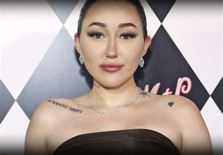 Is Noah Cyrus A Man? Find Out The True Gender Identity