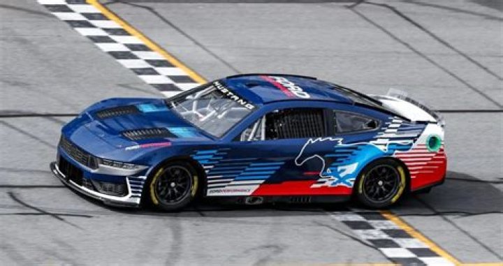 Jeff Gordon's Son Making Waves In NASCAR: Prospects For 2024