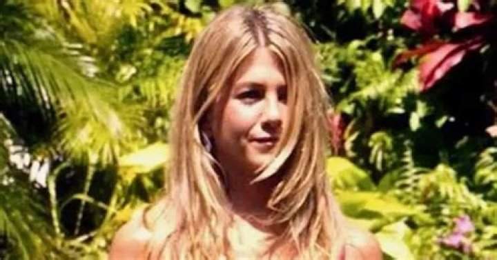 Jennifer Aniston Swimsuit