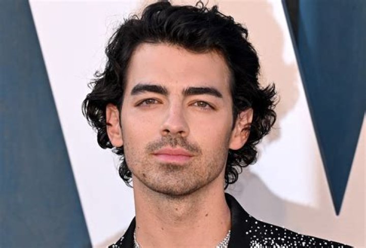 Joe Jonas ·