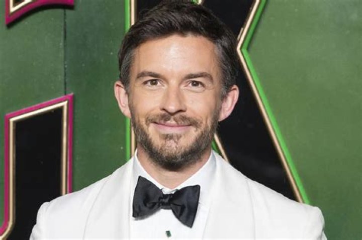 Jonathan Bailey Height: All The Details