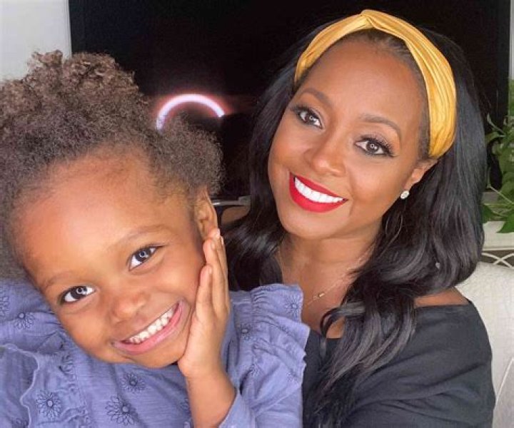 Keshia Knight Pulliam from 'The Cosby Show' Stuns in a Beautiful Selfie Posing with Red Lips ·