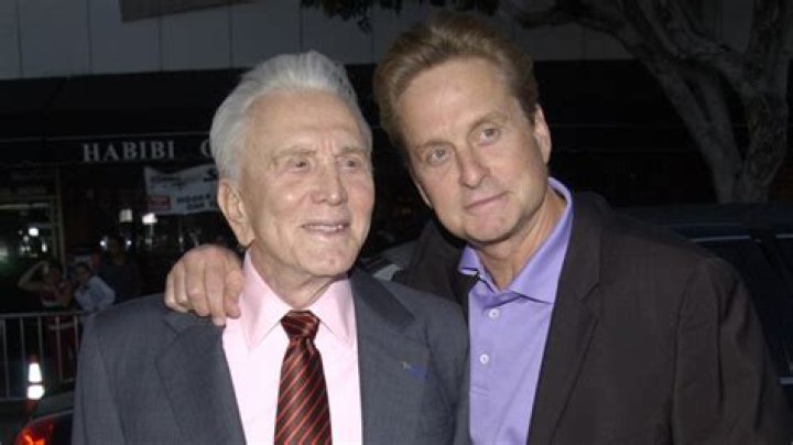 Kirk Douglas left the bulk of his estate to charity, not to his widow or sons ·