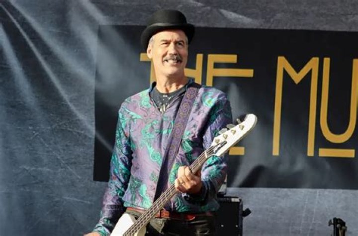 Krist Novoselic Net Worth 2024 - Unveiling The Fortune Of The Nirvana Bassist