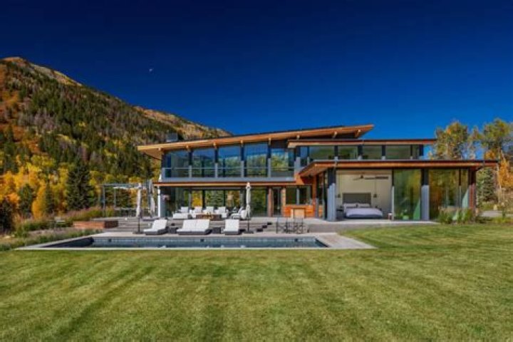 Lavish Living: Exploring The Extraordinary Larry Fink Residence