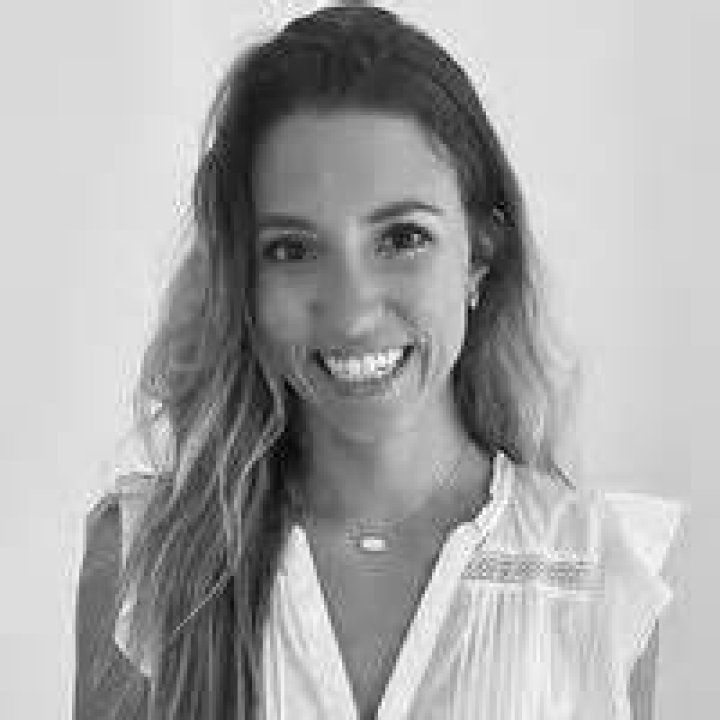 Learn More About: Janine Henni
