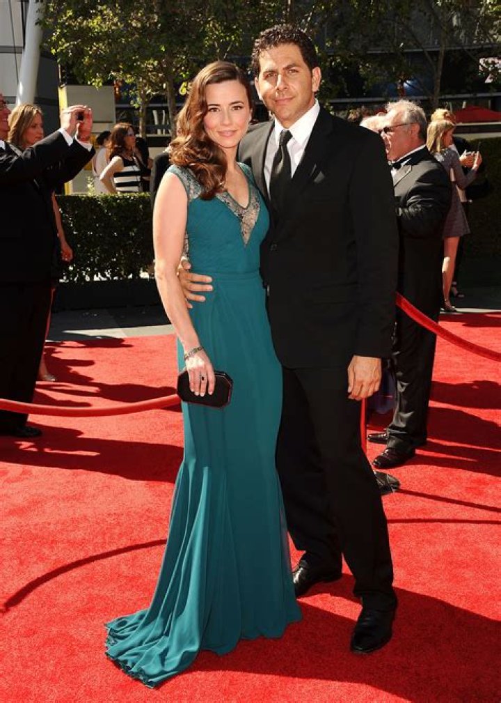 Linda Cardellini And Husband's Journey Of Love And Success