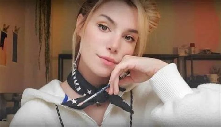 Lyna Perez - Age, Family, Bio ·