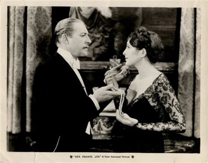 Mackenzie Davis: Behind The Scenes Of Her Private Life Revealed