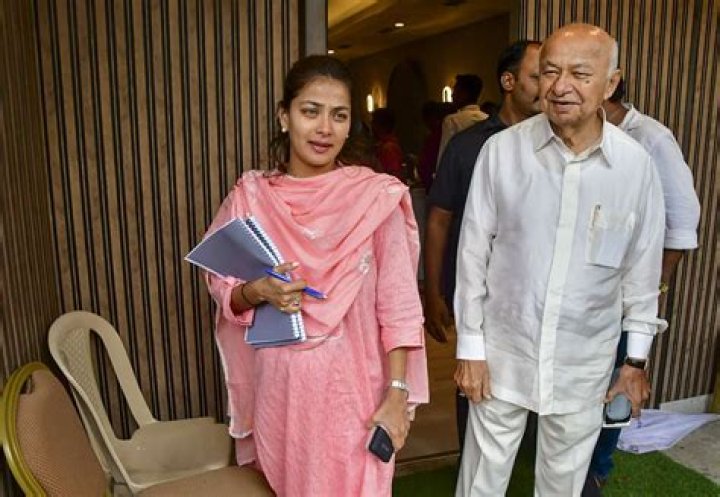 Meet Shikhar Pahariya, The Dynamic Aide Of Former Home Minister Sushil Kumar Shinde