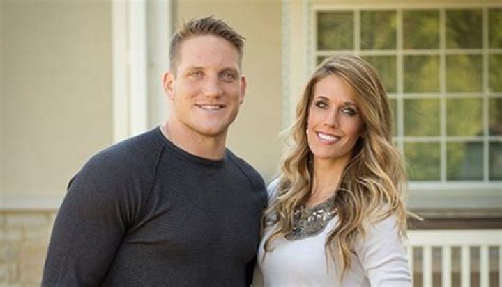 Meet The Sister Of NFL Star A.J. Hawk