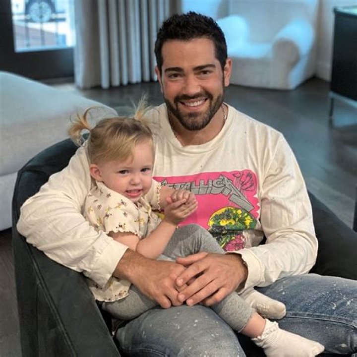 Meet The Wives Of Jesse Metcalfe: Past And Present