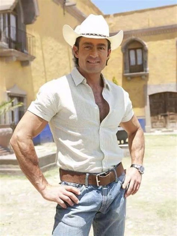 Mexican Actor Fernando Colunga: A Renowned Star