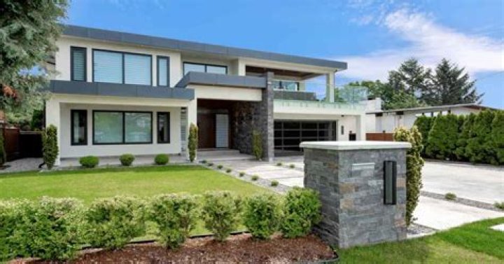 Modern Parapet Design Ideas: Enhancing Your Home's Exterior