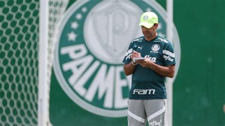 Palmeiras e Vitória ao vivo onde assistir Palmeiras x Vitória: onde assistir ao jogo do Brasileirão 27 julho 2024 Assistir Online