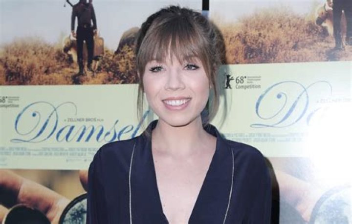 Paparazzi Invasion: Jennette McCurdy Harassed In Hawaii