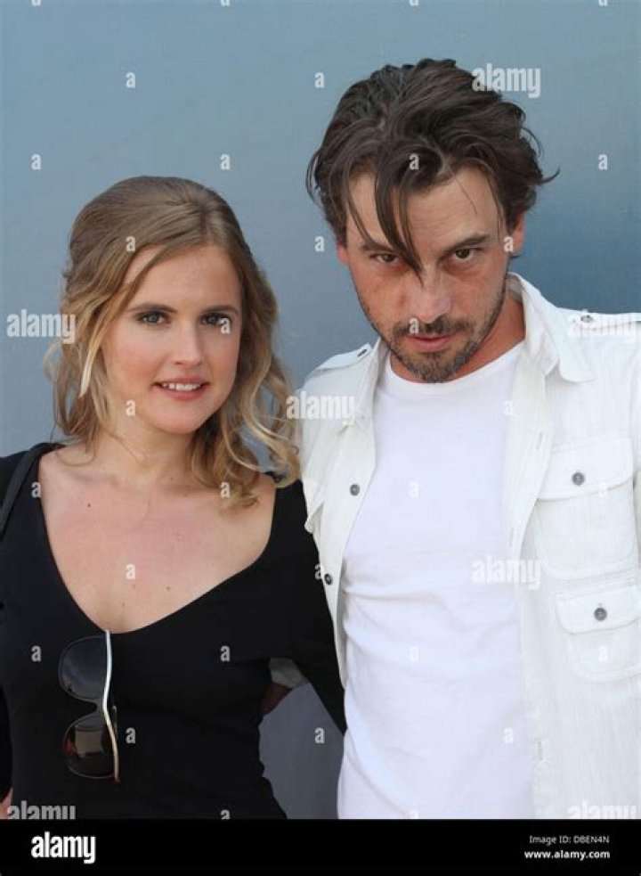 Popular Actor Skeet Ulrich Weds: His Wife Revealed