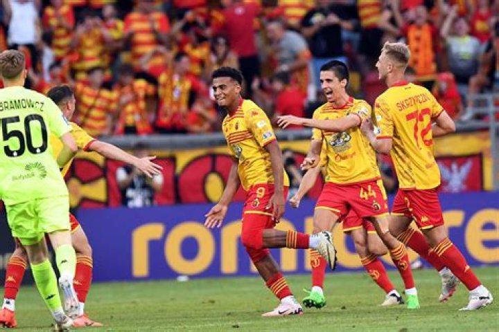Radomiak Radom Jagiellonia Białystok gledaj na żywo Radomiak Radom - Jagiellonia Białystok relacja na żywo 27.07.2024