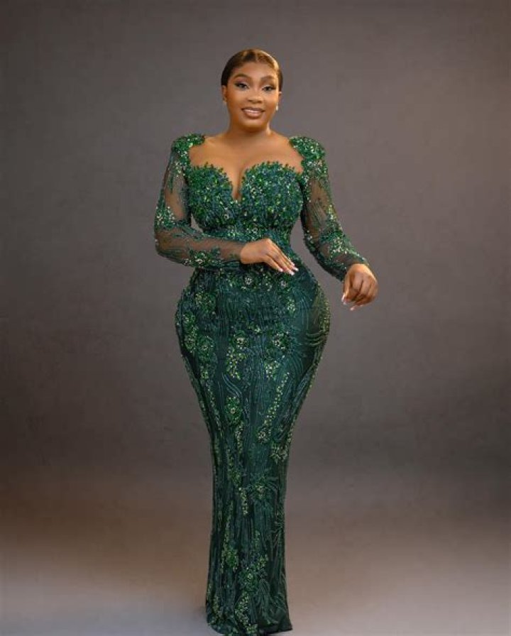 Ravishing Lace Asoebi Styles For Enchanting Occasions