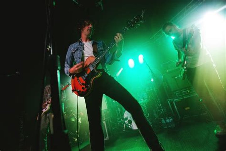 Razorlight return from 10 year hiatus with four new tracks ·