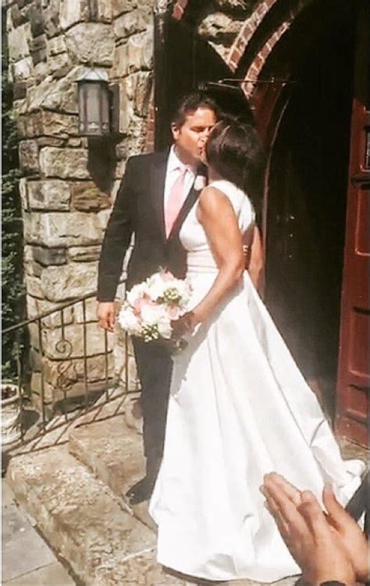 Relationship Status: Is Vanessa Williams Married?