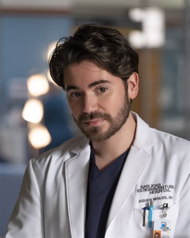 Rising Star Noah Galvin: A Spotlight On The Acclaimed Actor