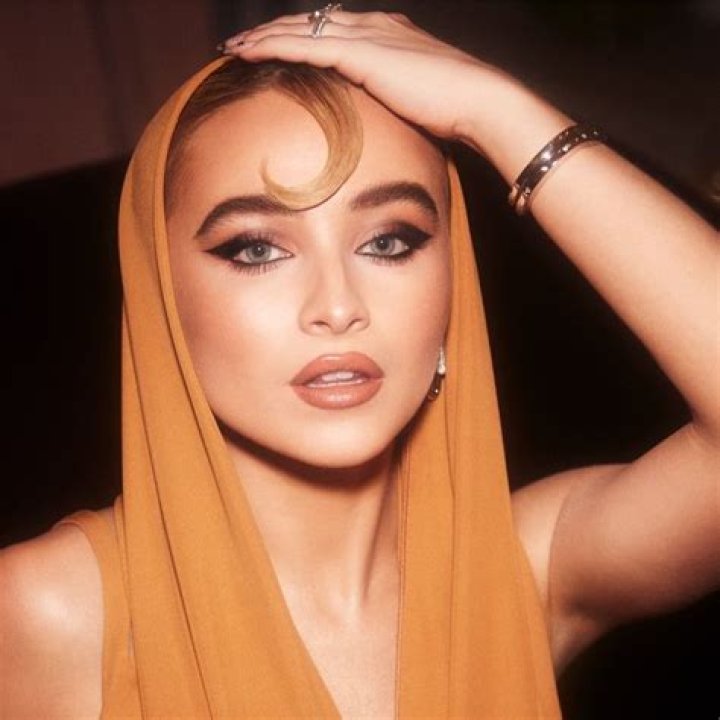 Sabrina Carpenter's Dramatic Facial Transformation: The Evolution Of Beauty