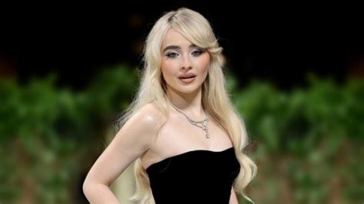 Sabrina Carpenter's Height And Weight Revealed: Get The Stats