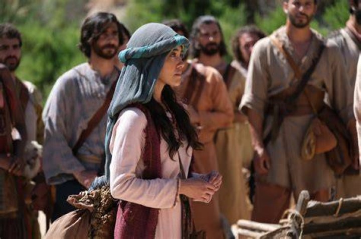 Seek The Truth: Uncover Yasmine Al-Bustami's Age