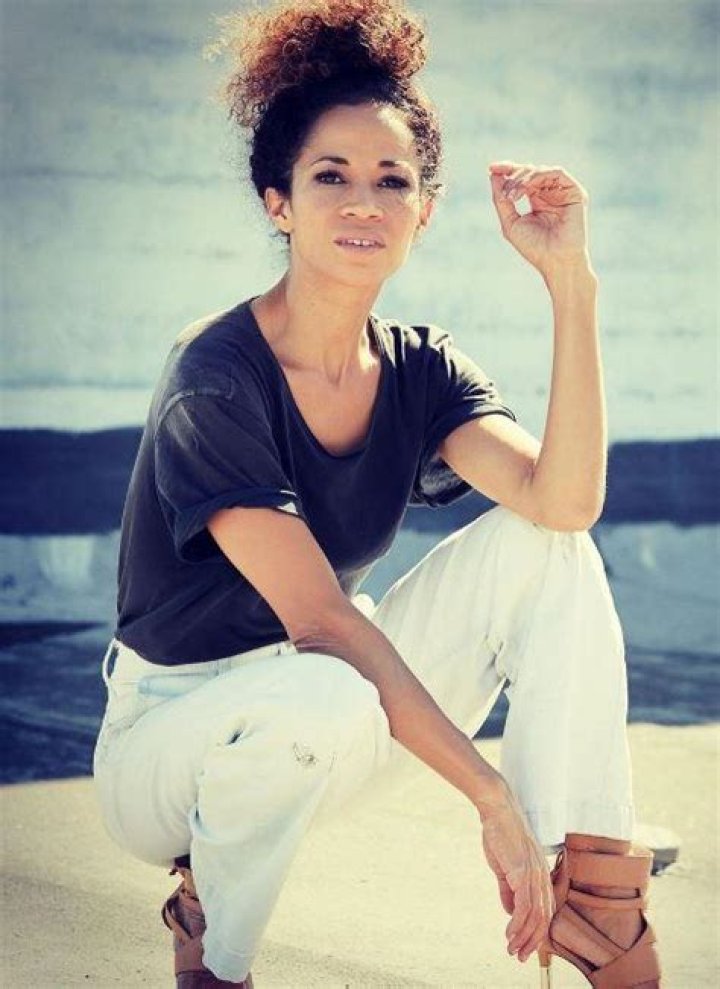 Sherri Saum Celebsgraphy ·