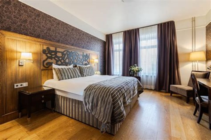 (SKATĪTIES TELEVĪZORU<<<) Riga Śląsk skatīties interneta tiešraidē Latvia, Riga, Riga, hotel de Rome, 1910 - OneBid 24 jūlijs 2024