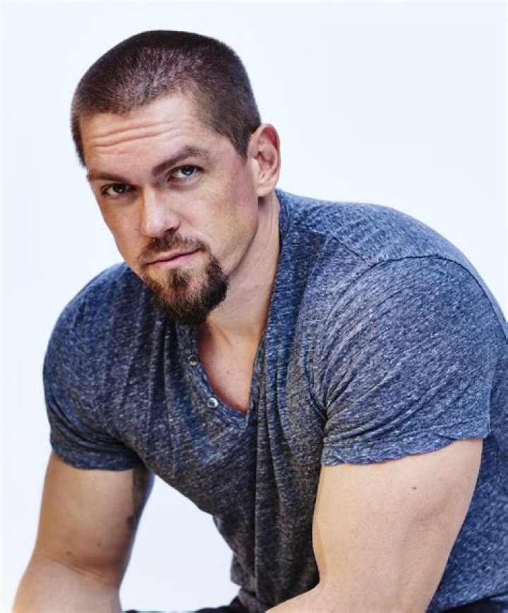 Steve Howey's Height: How Tall Is The Actor?