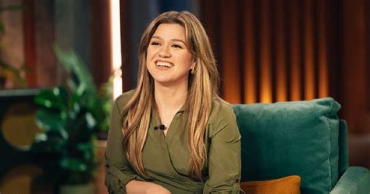 Stunning Wedding Photos Of Kelly Clarkson's Enchanting Day