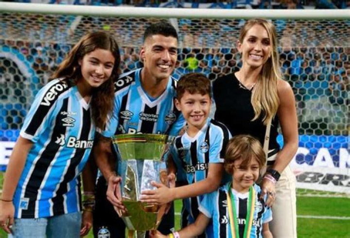 Suarez's Daughter: Meet The Youngest Football Fanatic!