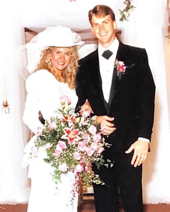 Susanna Hoffs's Marital Status: Is She Married?