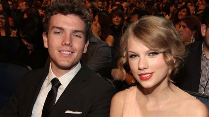 Taylor's Sibling: Austin Swift, A Unique Perspective