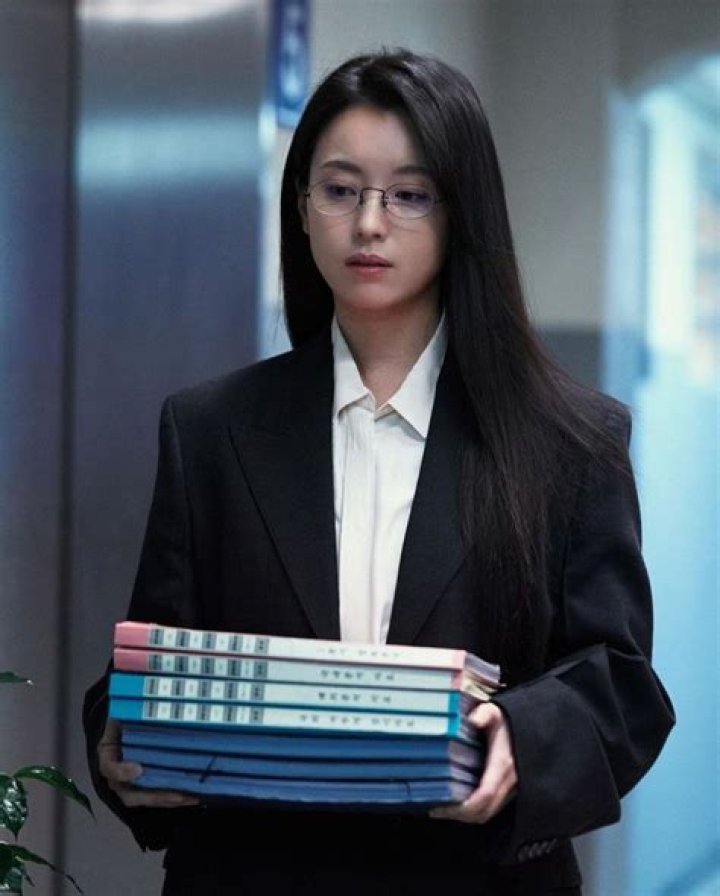 The Alluring Han Hyo Joo