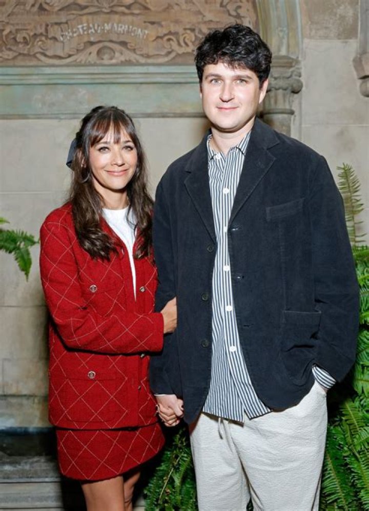 The Curious Case Of How Rashida Jones And Ezra Koenig Found Their Love Connection
