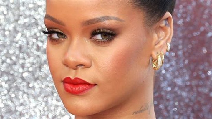 The Intriguing Relationship Between Eminem And Rihanna: A Detailed Exploration