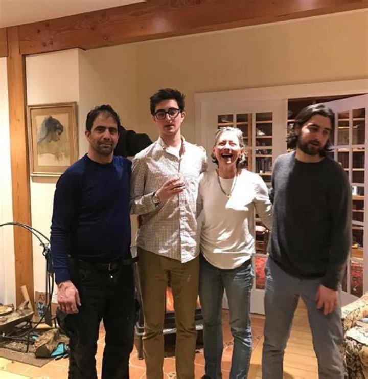 The Life And Impact Of Noah Kahan's Father On His Music