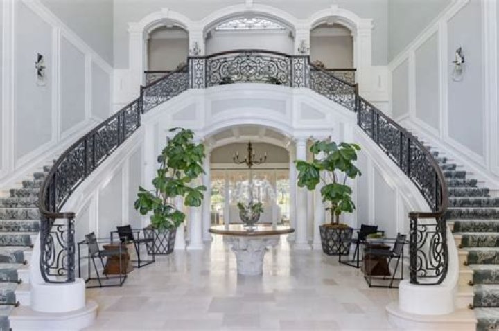 The Ultimate Guide To Heather Dubrow's Luxurious Mansion