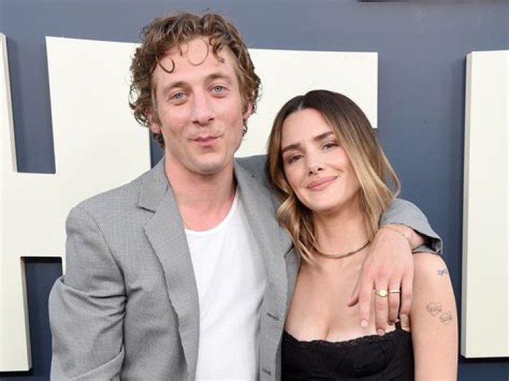The Ultimate Guide To Jeremy Allen White's Height And More