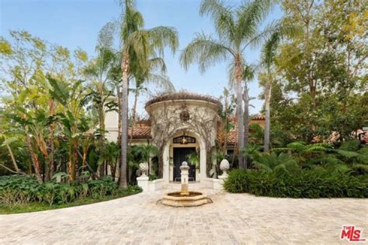 The Ultimate Guide To Kim Kardashian's Extravagant Mansion