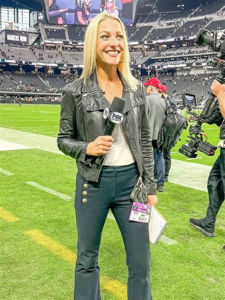 The Unstoppable Journey Of Lindsay Czarniak, Sportscasting's Rising Star