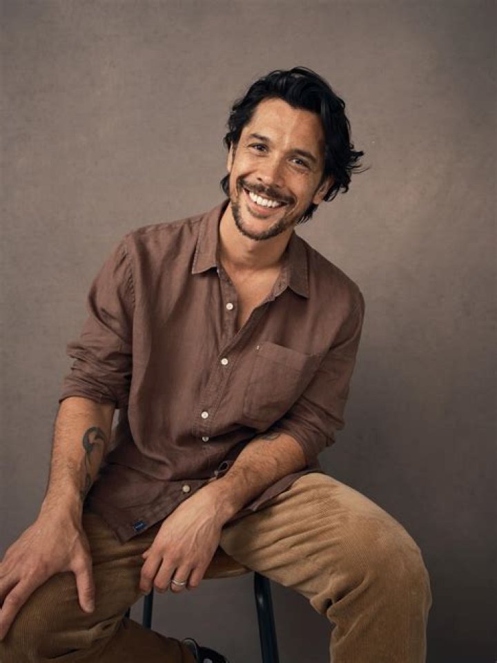 The Untold Truth About Bob Morley's Wife: Lizzy Green