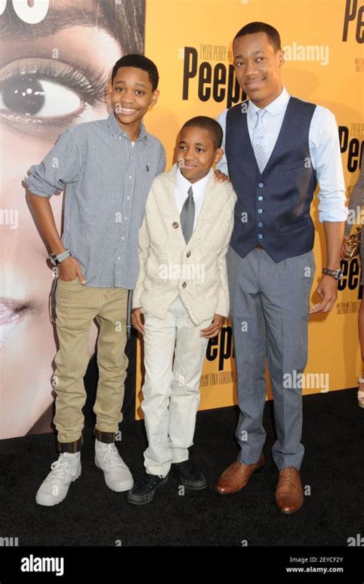 Tyrel Jackson Williams Talks Lab Rats at The Let It Shine Premiere! Celeb Secrets ·