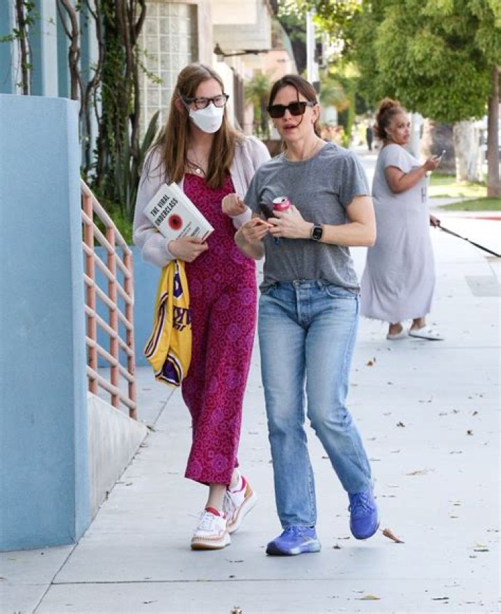 Unlocking The Fascinating World Of Jennifer Garner's Daughter, Violet Affleck