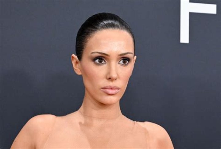Unveiling Bianca Censori's Net Worth: Insider's Scoop On Architectural Wealth