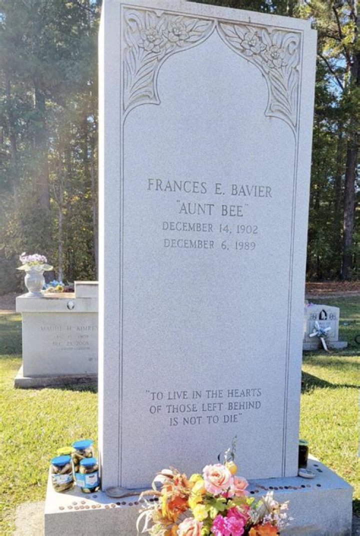Unveiling Frances Bavier's Age When Portraying Aunt Bea