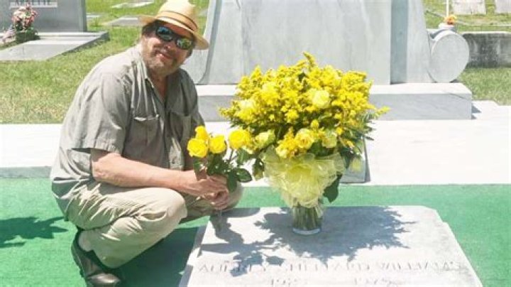 Unveiling Hank Williams Jr.'s Complex Relationship With His Mother